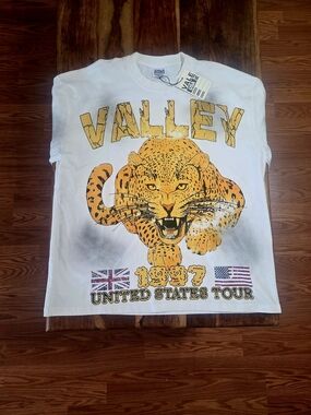 VALE Valley Men's Graphic Leopard U.S. Tour Tee